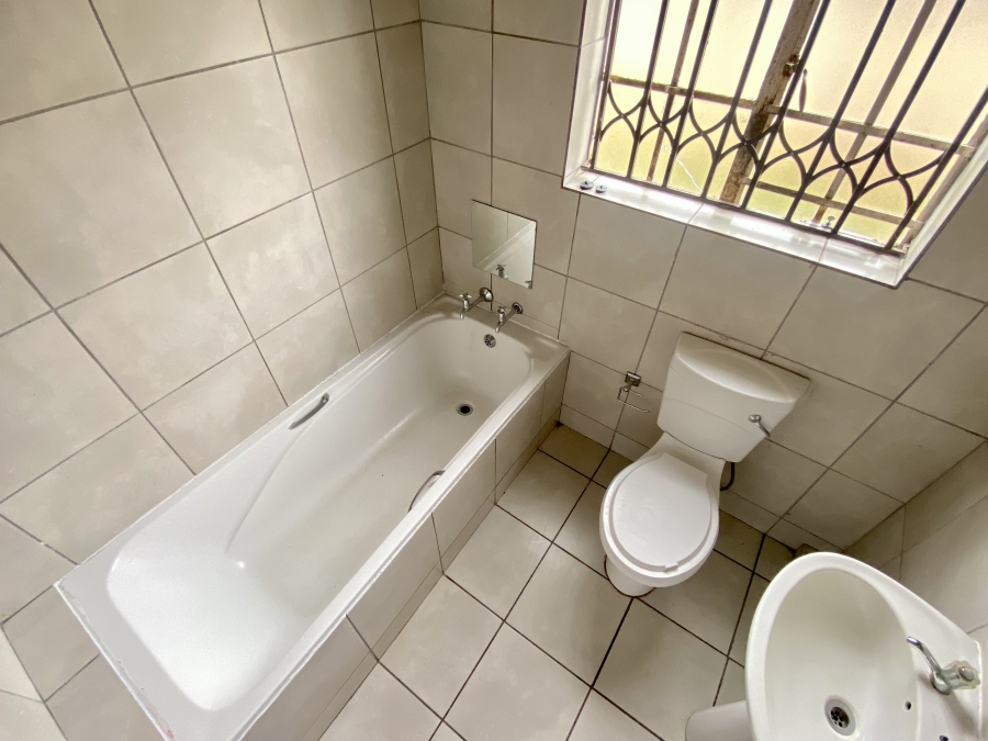 2 Bedroom Property for Sale in Lower Bo-dorp North West